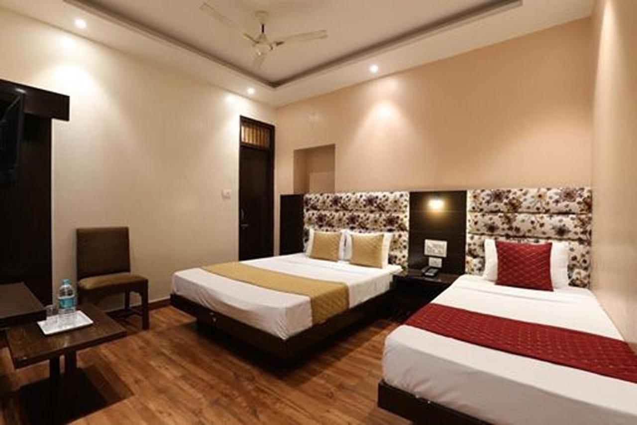 ניו דלהי Amrit Hotel מראה חיצוני תמונה