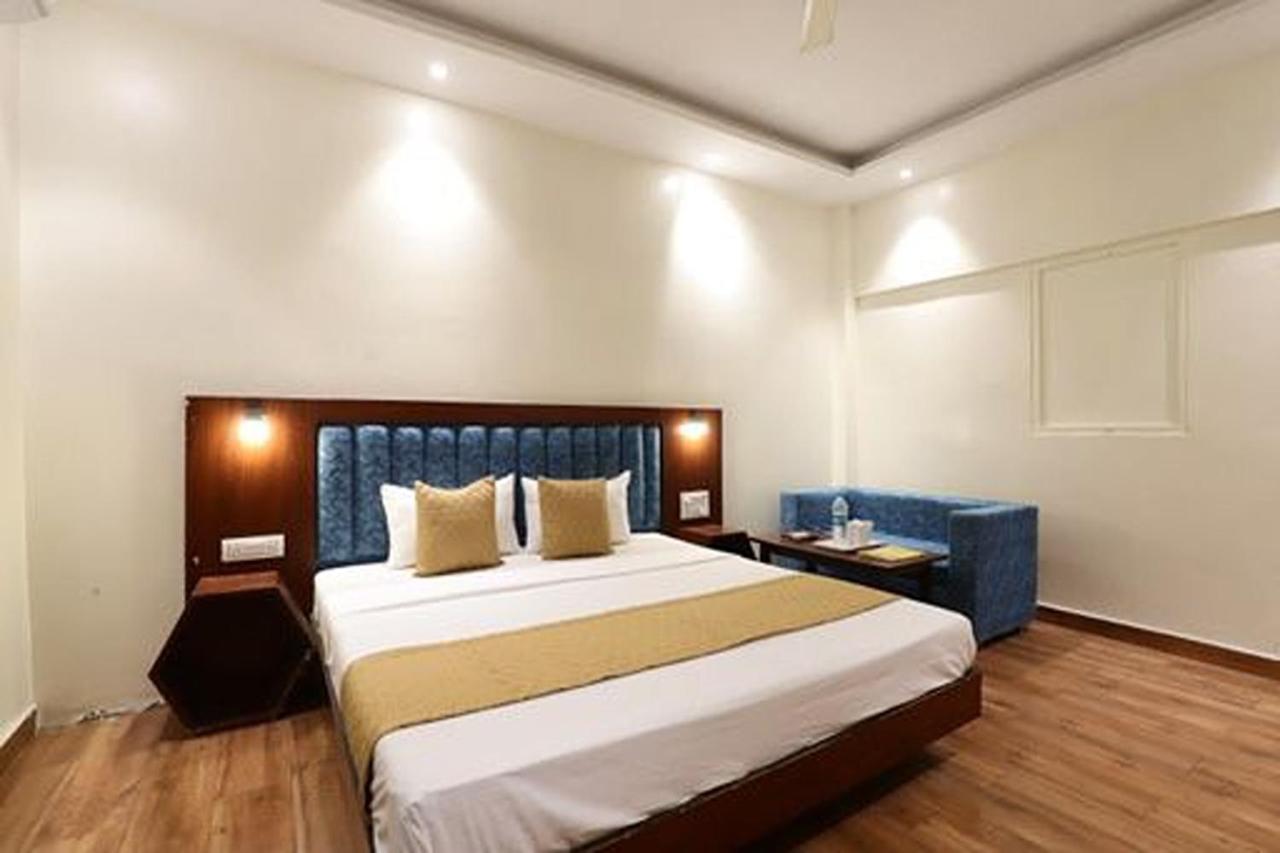ניו דלהי Amrit Hotel מראה חיצוני תמונה