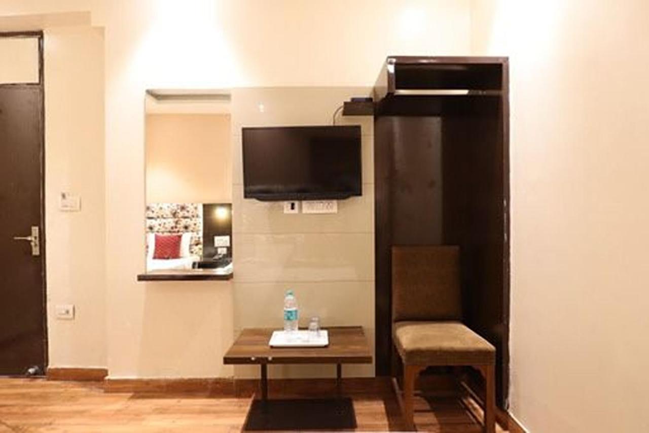 ניו דלהי Amrit Hotel מראה חיצוני תמונה