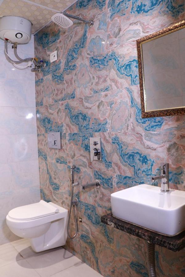ניו דלהי Amrit Hotel מראה חיצוני תמונה