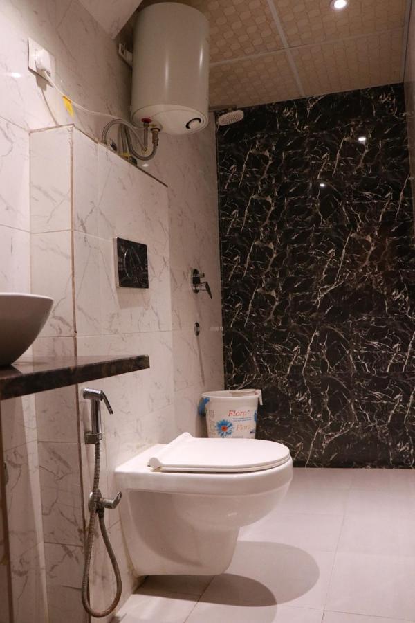ניו דלהי Amrit Hotel מראה חיצוני תמונה