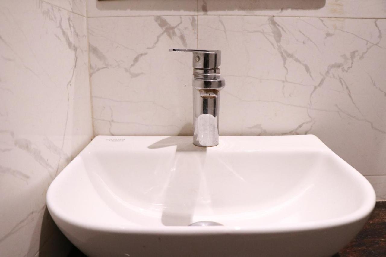 ניו דלהי Amrit Hotel מראה חיצוני תמונה